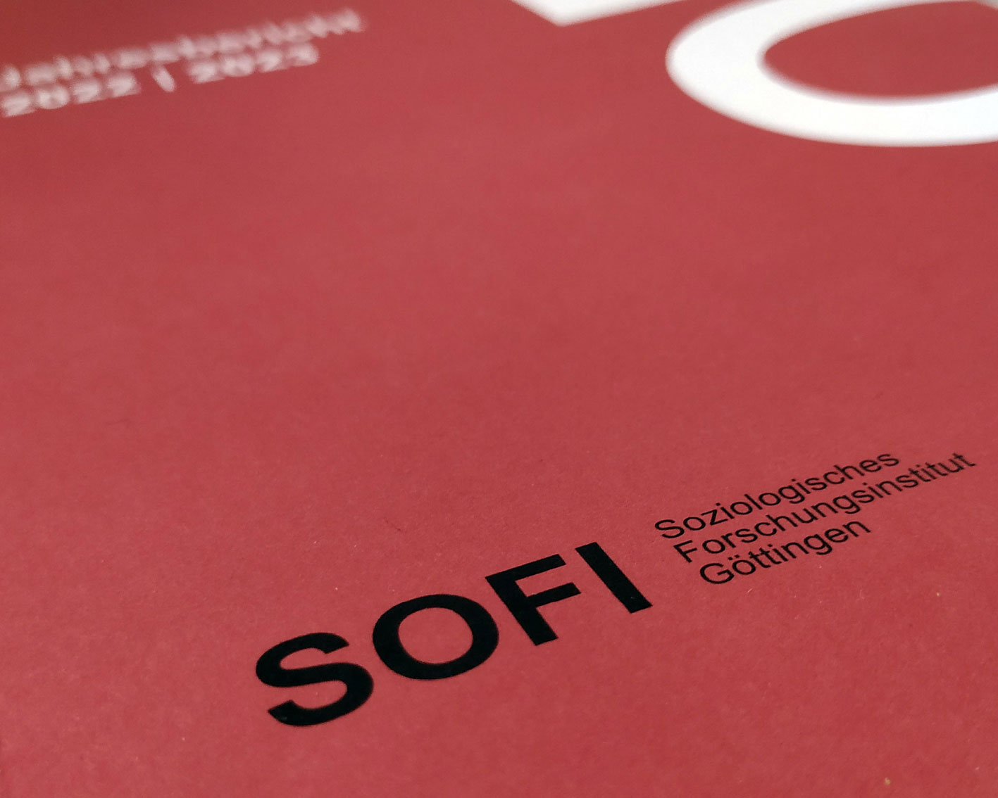 SOFI-Logo auf der Titelseite des Jahresberichts